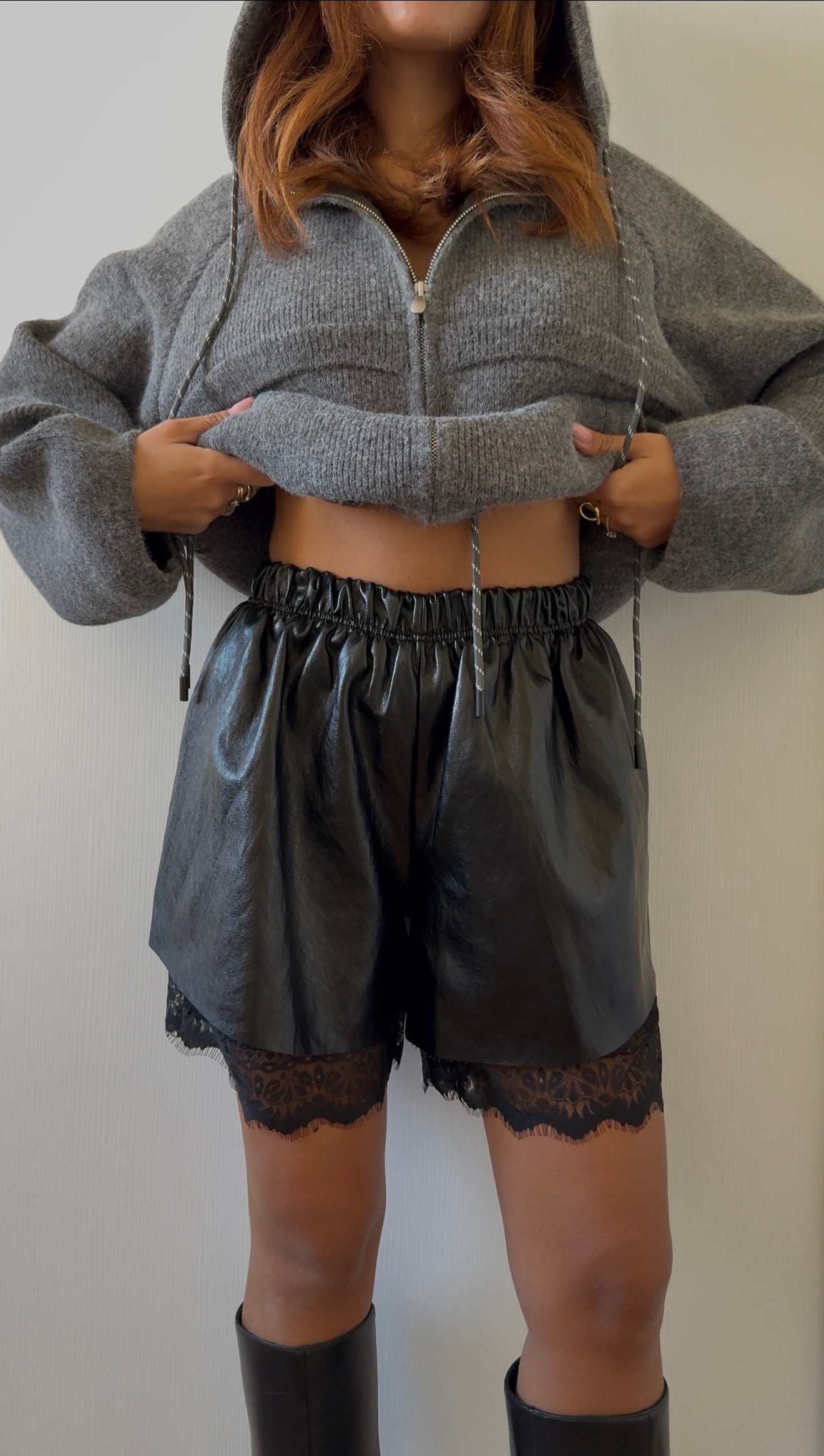 short ecopelle e pizzo